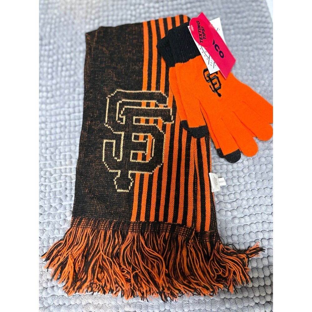 Women's San Francisco Giants Orange Gloves‎ & Scarf Set NWT